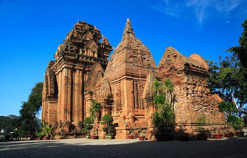 Tháp Bà Ponagar – Vinwonders – Nhà Hát Đó